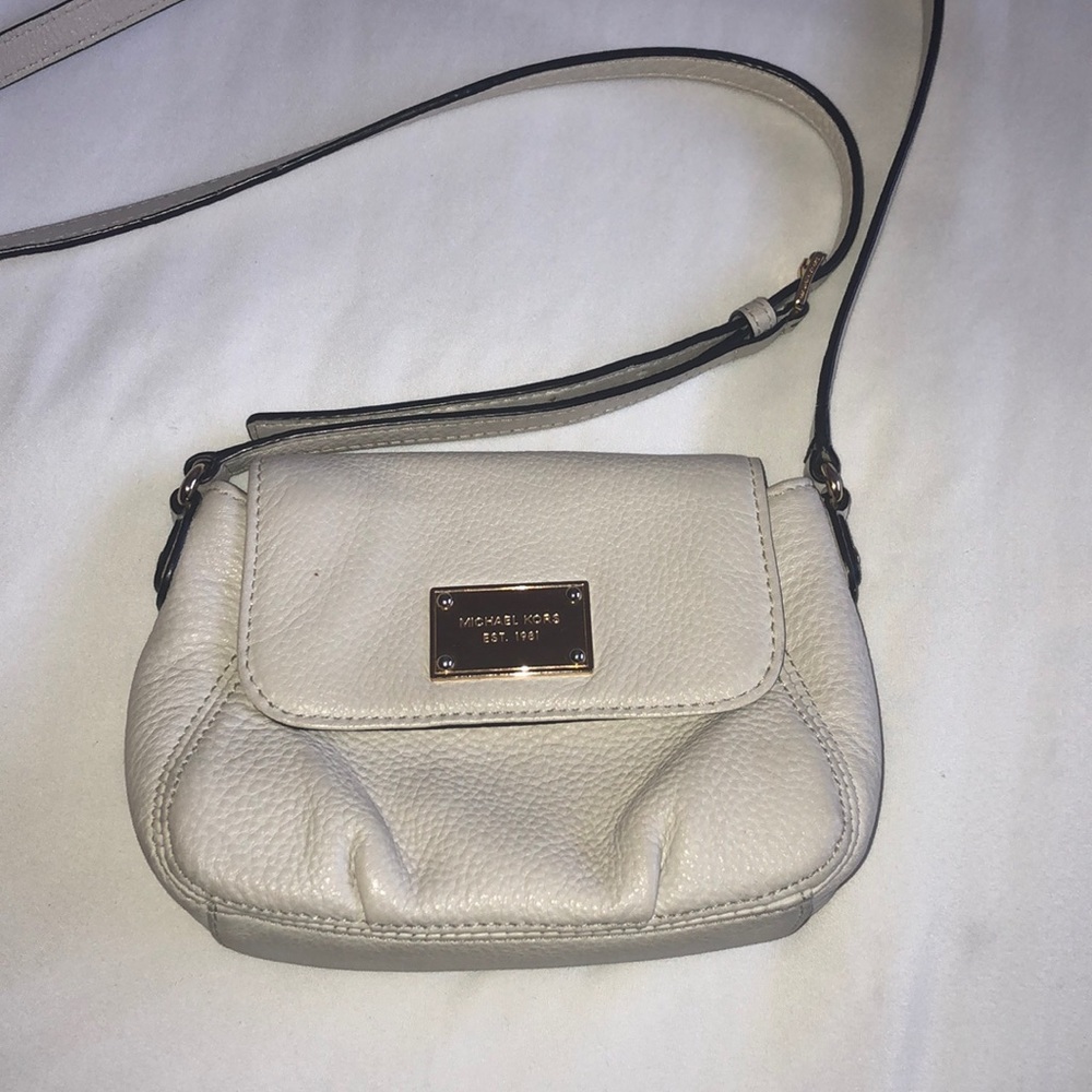 white michael kors crossbody